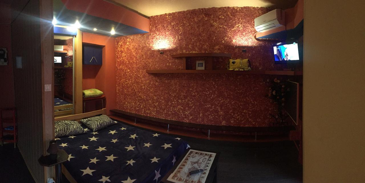 One-Bedroom Apartment On Gagarina Charkiv Esterno foto