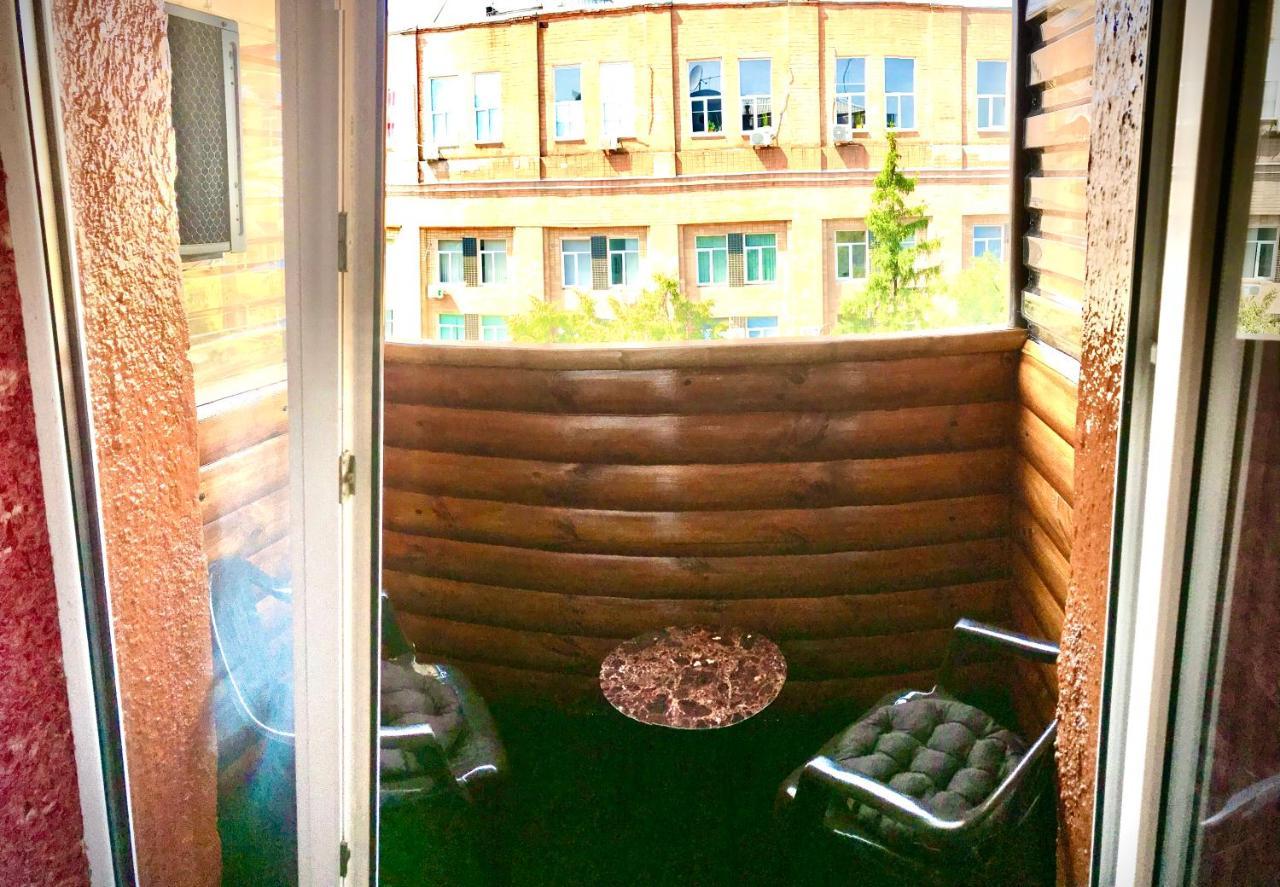 One-Bedroom Apartment On Gagarina Charkiv Esterno foto